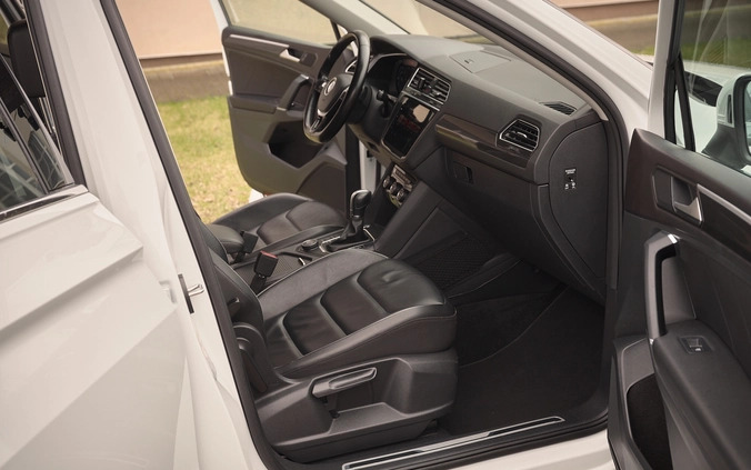 Volkswagen Tiguan Allspace cena 102900 przebieg: 197500, rok produkcji 2017 z Płock małe 704